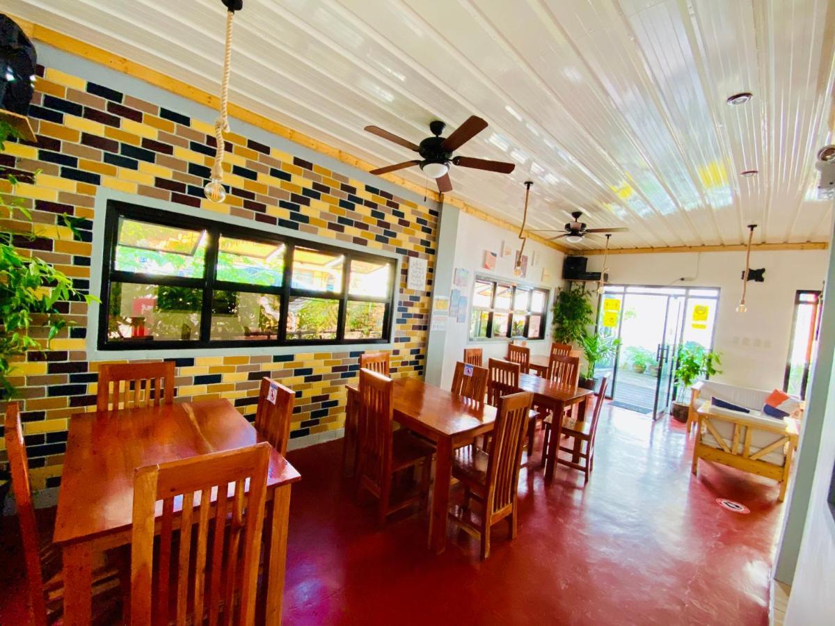 Marion Roos Hotel Puerto Galera Kültér fotó